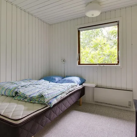 Three-bedroom Holiday In * Hals